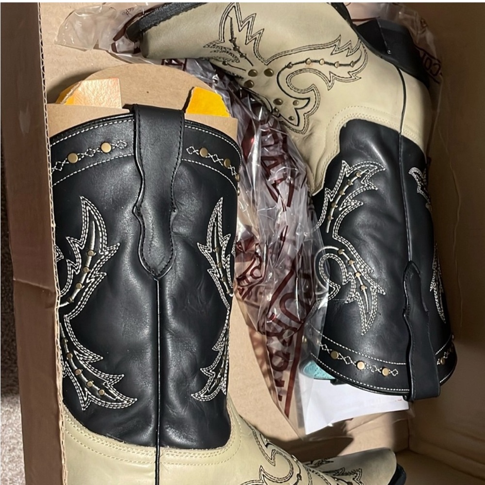 Corral boots 7.5